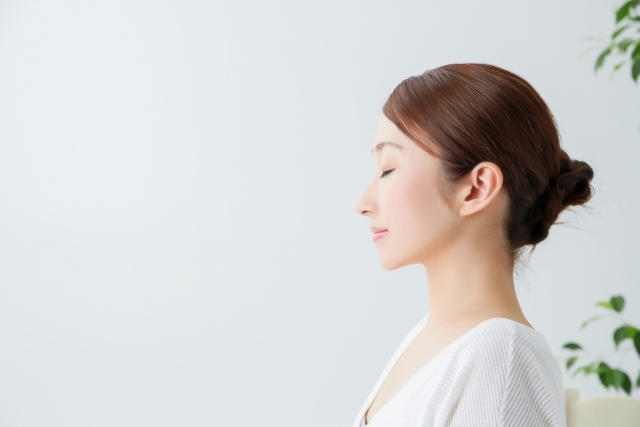 大人の女性のための眉毛を育てるサロン